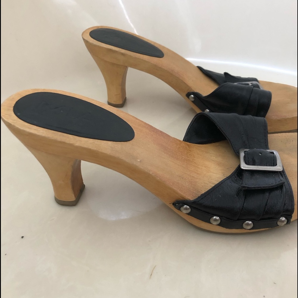 Shoes - Picture 2 of 5